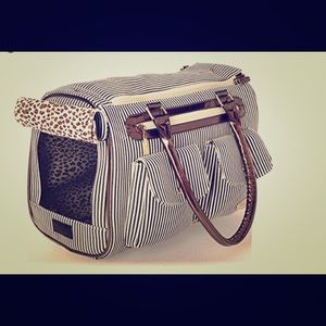 Petcare dog/cat carrier handbag